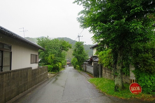 雨の筑前内野宿は長崎街道の宿場町
