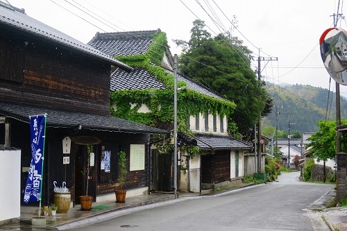 雨の筑前内野宿は長崎街道の宿場町