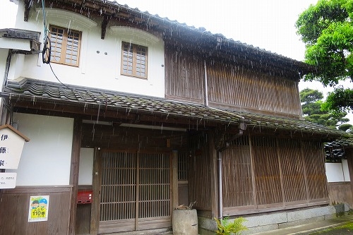 雨の筑前内野宿は長崎街道の宿場町