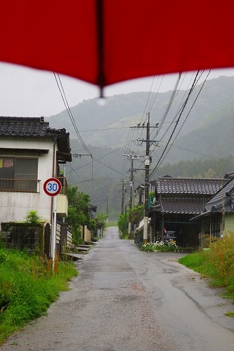 雨の筑前内野宿は長崎街道の宿場町
