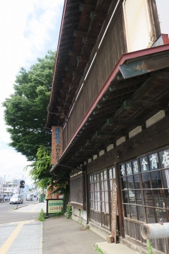 弘前を散歩|新緑もみじの弘前城散歩と禅林街のマーメイド仏教彫刻
