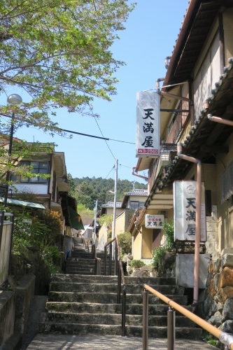 生駒を散歩|門前町生駒を散歩とおいしい上等カレーカツチーズのせ
