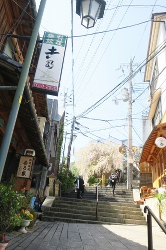 生駒を散歩|門前町生駒を散歩とおいしい上等カレーカツチーズのせ