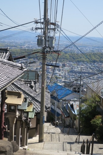 生駒を散歩|門前町生駒を散歩とおいしい上等カレーカツチーズのせ