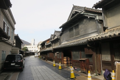 竹原を散歩|シュークリームを食べながら瓦の街並みをぶらぶら散歩で