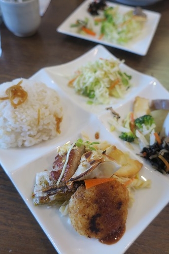 竹原を散歩|シュークリームを食べながら瓦の街並みをぶらぶら散歩で