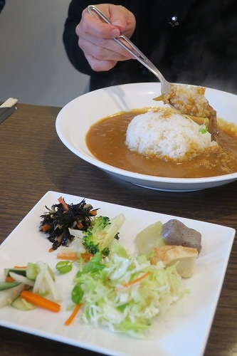 竹原を散歩|シュークリームを食べながら瓦の街並みをぶらぶら散歩で