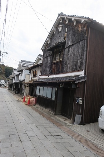 竹原を散歩|シュークリームを食べながら瓦の街並みをぶらぶら散歩で
