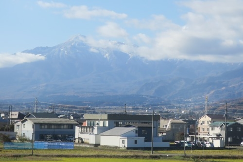 春日山を散歩|紅葉の季節に上杉謙信の春日山城と林泉寺でお墓参り