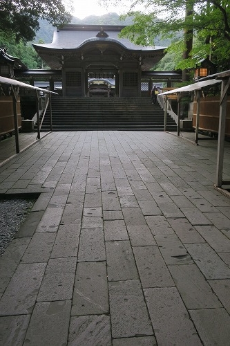 弥彦を散歩|越後国の一宮・弥彦神社で神様を感じるか散歩してみた