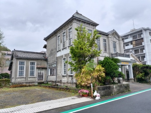 志布志を散歩|洋館の旧東郷医院と志布志銀座の美味しい焼き鳥屋さん