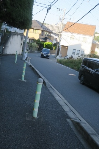 おかもと坂(相模原市橋本)おかもと坂はおかもとさんがでいたとか