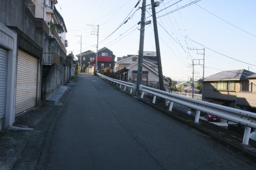 まつば坂を散歩|まつば坂の由来は「まつば」という地名にあるらしい