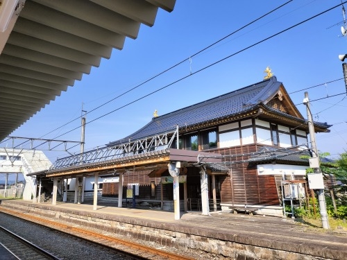 真室川を散歩|真室川駅舎がみたい!真室川駅周辺の散歩はついでだす