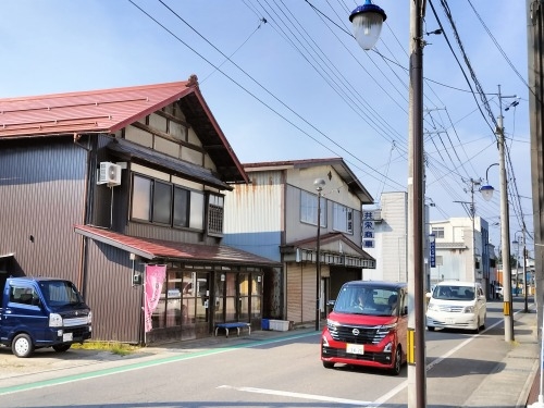 真室川を散歩|真室川駅舎がみたい!真室川駅周辺の散歩はついでだす