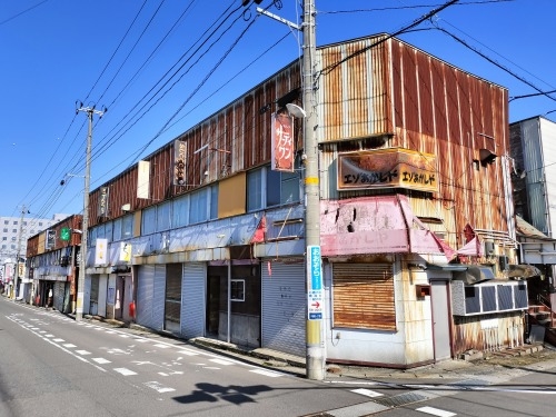 OUbRn̊XO̓Vb^[A[g̊Xł̂