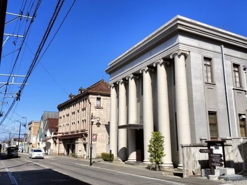 ��Â��U���b