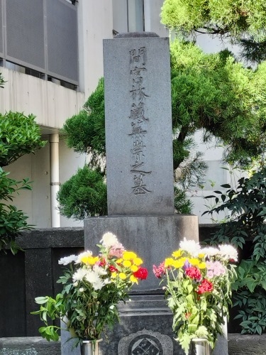 �������͂��U���b�s�^�S���X�C�b�`�J�t�F�Ɛ[��1�{�ɑ����ǂ�H�ׂ�