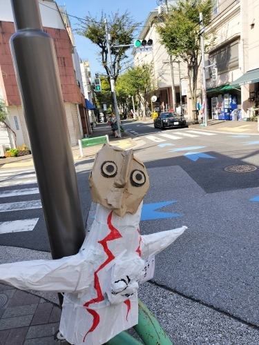 �������͂��U���b�s�^�S���X�C�b�`�J�t�F�Ɛ[��1�{�ɑ����ǂ�H�ׂ�