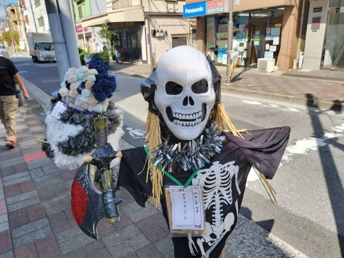 �������͂��U���b�s�^�S���X�C�b�`�J�t�F�Ɛ[��1�{�ɑ����ǂ�H�ׂ�