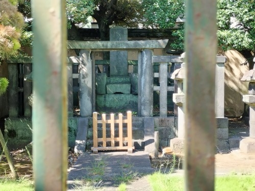 �������͂��U���b�s�^�S���X�C�b�`�J�t�F�Ɛ[��1�{�ɑ����ǂ�H�ׂ�