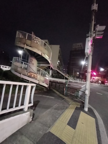 ��J���U���b��̏�삩����J�܂ŎU���E��p�ٓ��ƃr�[���ŗ[�H����