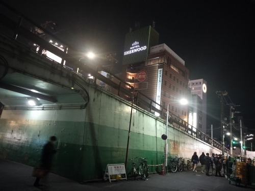 ��J���U���b��̏�삩����J�܂ŎU���E��p�ٓ��ƃr�[���ŗ[�H����