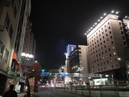 ��J���U���b��̏�삩����J�܂ŎU���E��p�ٓ��ƃr�[���ŗ[�H����