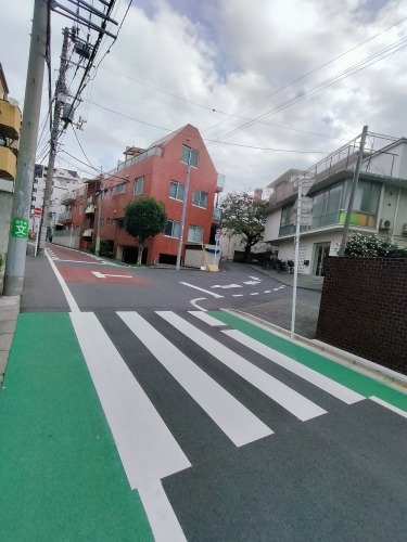 �V����w���U���b�C������Ɛ�c���Y����w�n���S�ɏ���āx�����