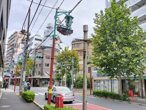 �V����w���U���b�C������Ɛ�c���Y����w�n���S�ɏ���āx�����