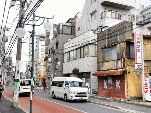 �V����w���U���b�C������Ɛ�c���Y����w�n���S�ɏ���āx�����