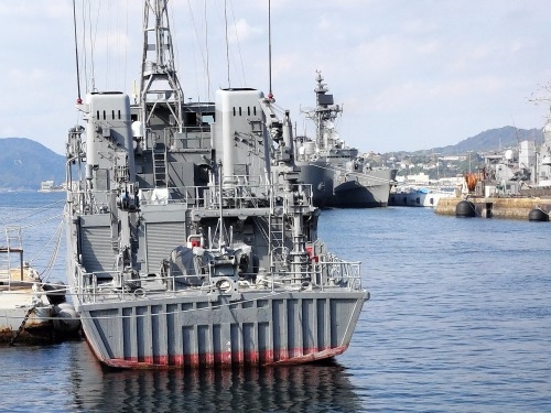 �����U���b�R�`�̌��̍`�ɕ����Ԑ�͂Ɛ����͂��݂Ȃ���U�����Ă݂�