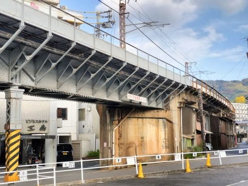 �����U���b�f��@�w���̐��E�̕Ћ��Ɂx�ɂłĂ�����̊X���݂��U����