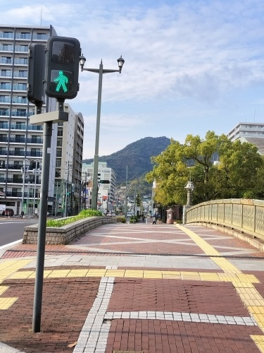 �����U���b�f��@�w���̐��E�̕Ћ��Ɂx�ɂłĂ�����̊X���݂��U����