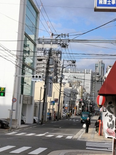 �����U��