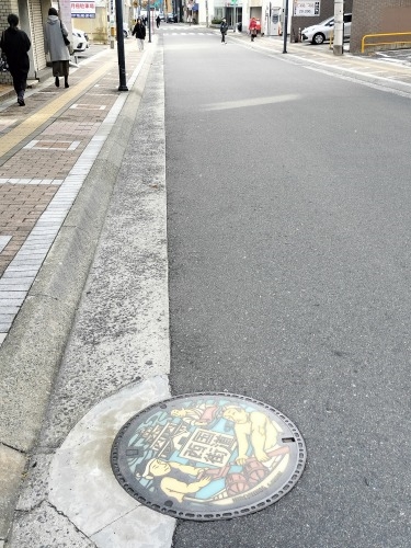 �����U��