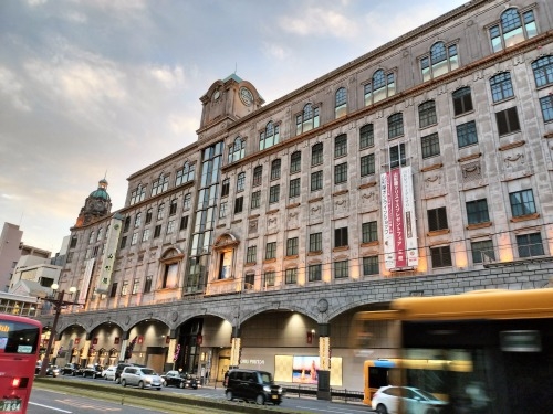天文館を散歩|老舗山形屋と夕暮れに染まる桜島をみて黒豚とんかつ