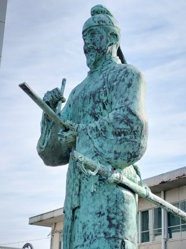 ��������U���b