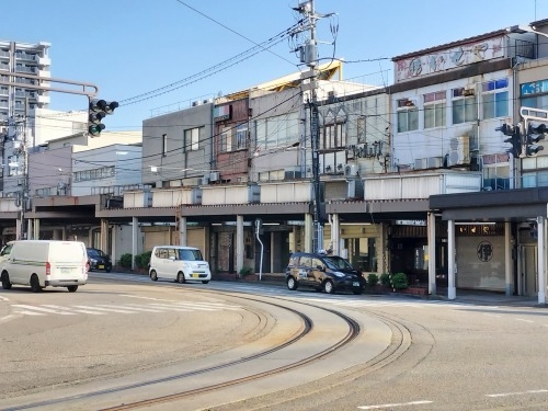金谷本町を散歩|鋳物師の街と石畳・千本格子は美しい風景だと思った