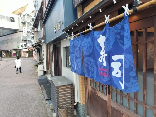 富山市内を散歩|★