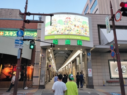 富山市内を散歩|夕暮れの富山城と繁華街を散歩してみたらすてきだわ