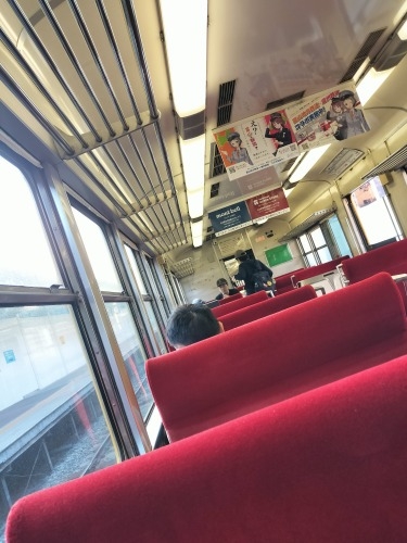 �������U���b