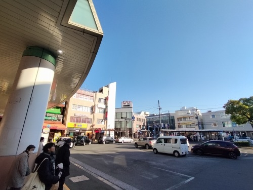鴨居を散歩|