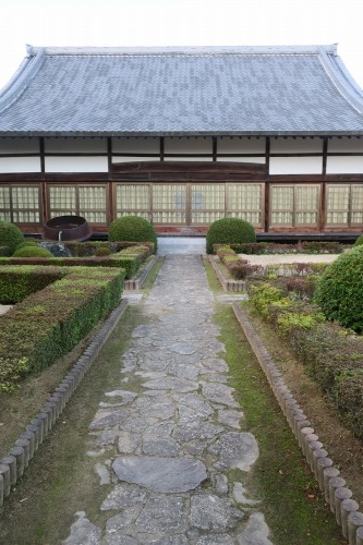 三田を散歩|鳥羽海賊九鬼氏の城下町とGHQと戦った白洲次郎の物語